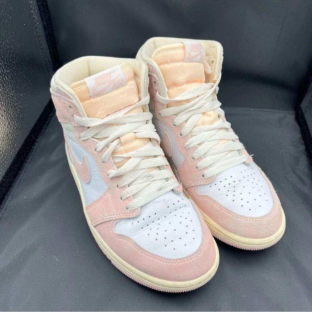Nike Air Jordan 1 Retro High OG in the "Washed Pink" pre-yellowed midsole 5.5 - Picture 3 of 16